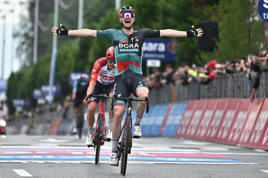 Nico Denz van Bora kwam in de twaalfde etappe ook al als winnaar over de meet