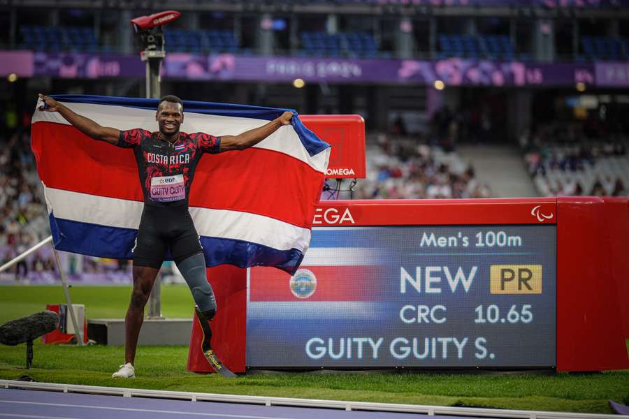 Sherman Guity brilla en París 2024.