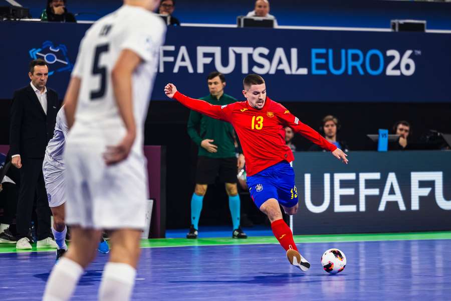 Mellado, en el momento de armar el zurdazo que se convirtió en el 0-2