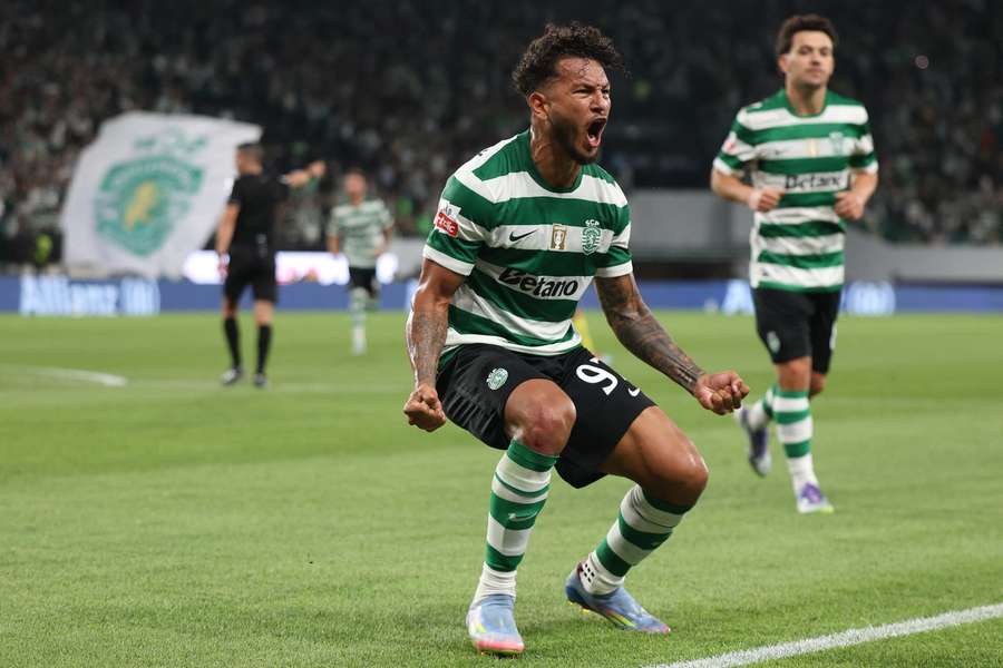 Luis Suárez bisou na goleada do Sporting ao Arouca