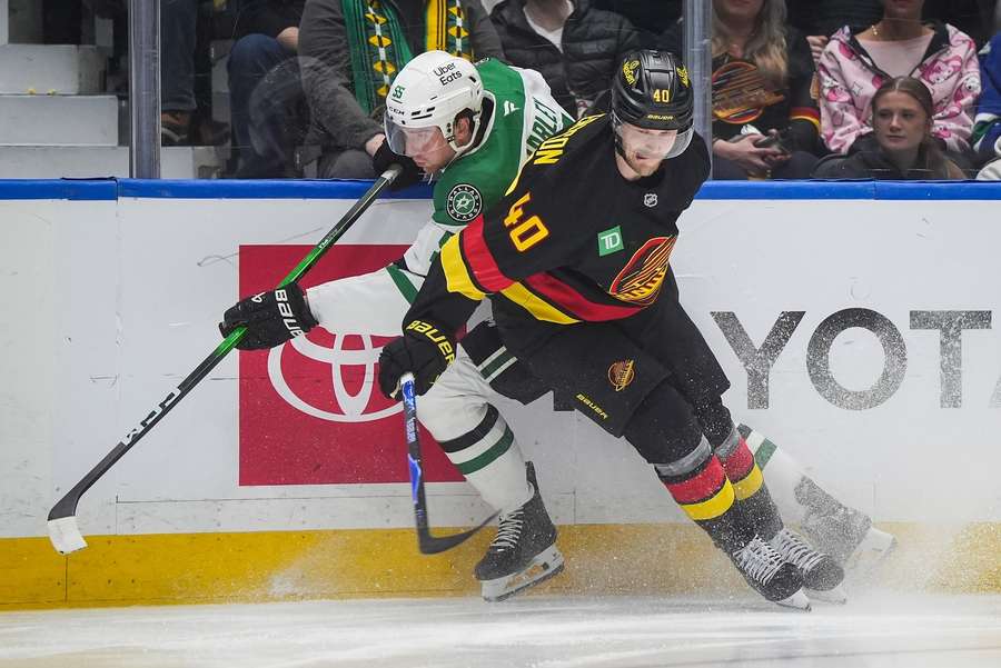 Dziewiąta z rzędu wygrana Stars w lidze NHL. Pewny triumf nad Vancouver Canucks