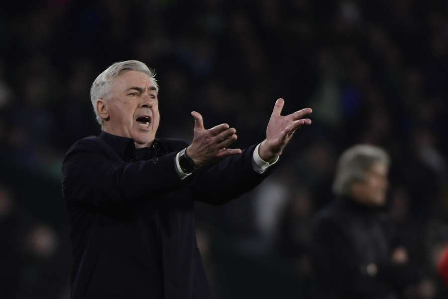 Ancelotti se muestra disgustado por una acción del partido