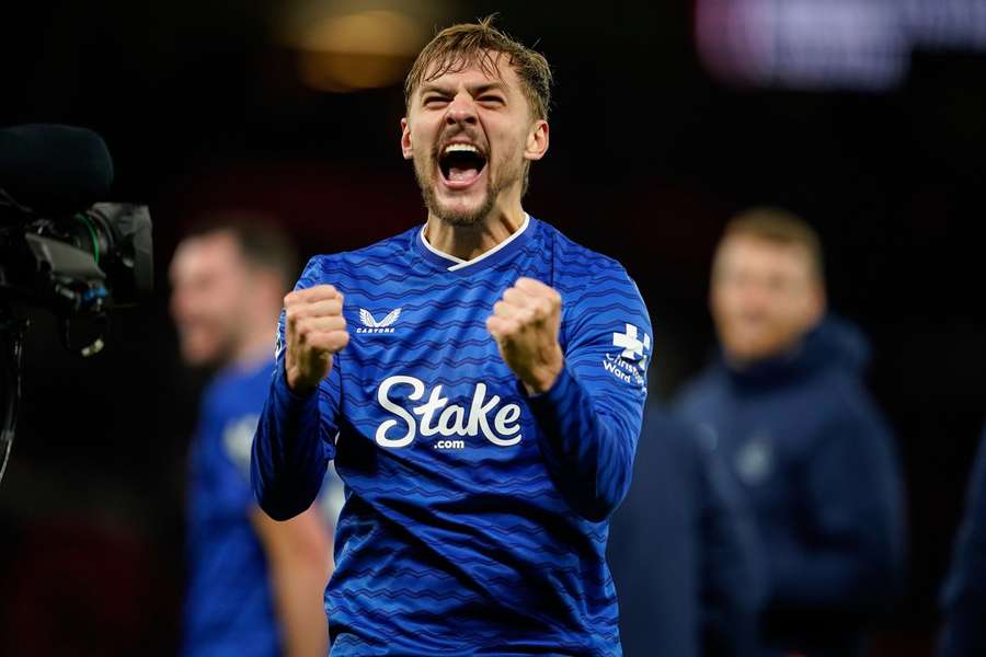 Dewsbury-Hall reveals what Gueye did at half time after shock Everton red card 