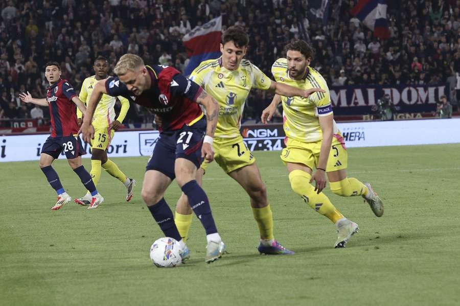 Juventus si rozdelil body s Boloňou. Juventus si rozdelil body s Boloňou.