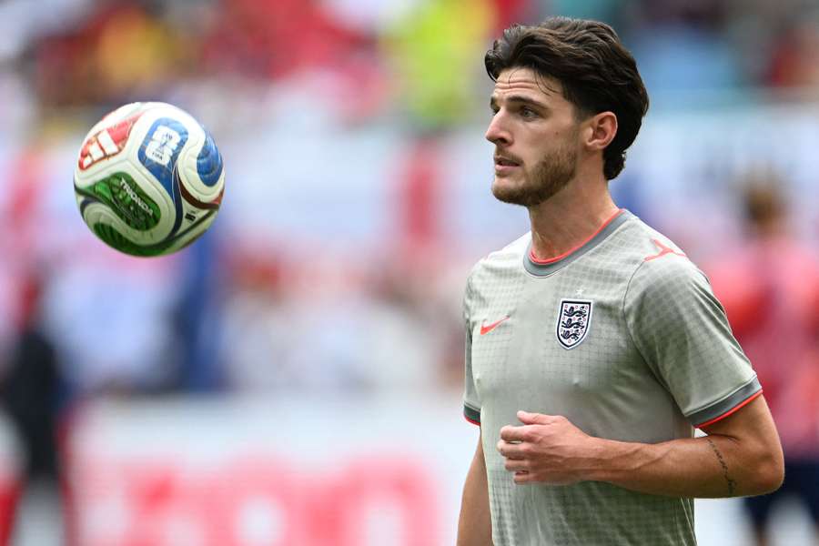 England's Declan Rice warming up before the World Cup game against Norway England's Declan Rice warming up before the World Cup game against Norway