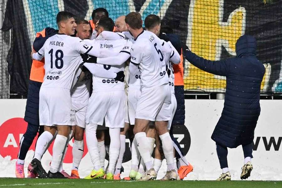 Slovácko vyhrálo v tomto ligovém ročníku teprve druhý zápas. Slovácko vyhrálo v tomto ligovém ročníku teprve druhý zápas.