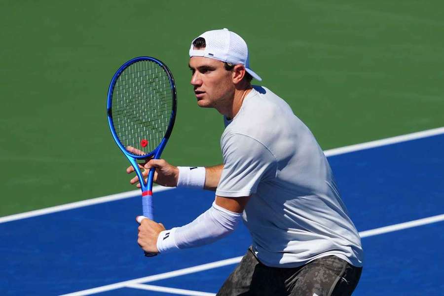 Jack Draper se zotavil ze zdravotních problémů a chystá se na novou sezonu. Jack Draper se zotavil ze zdravotních problémů a chystá se na novou sezonu.