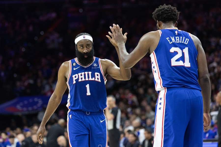 Harden (li.) und Embiid (re.) harmonieren