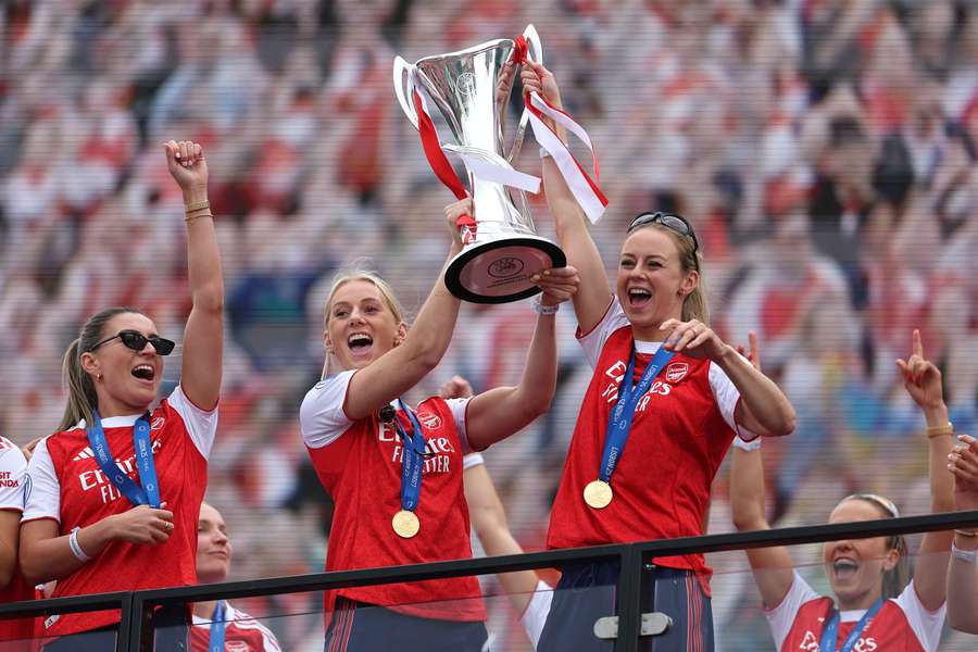 Fotbalistky Arsenalu ovládly v sezoně 2024/25 Ligu mistryň.