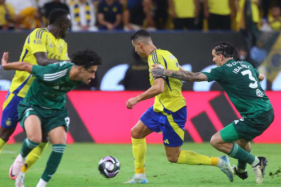 Al-Nassr e Al-Ahli fizeram um clássico disputado até o fim em Riad