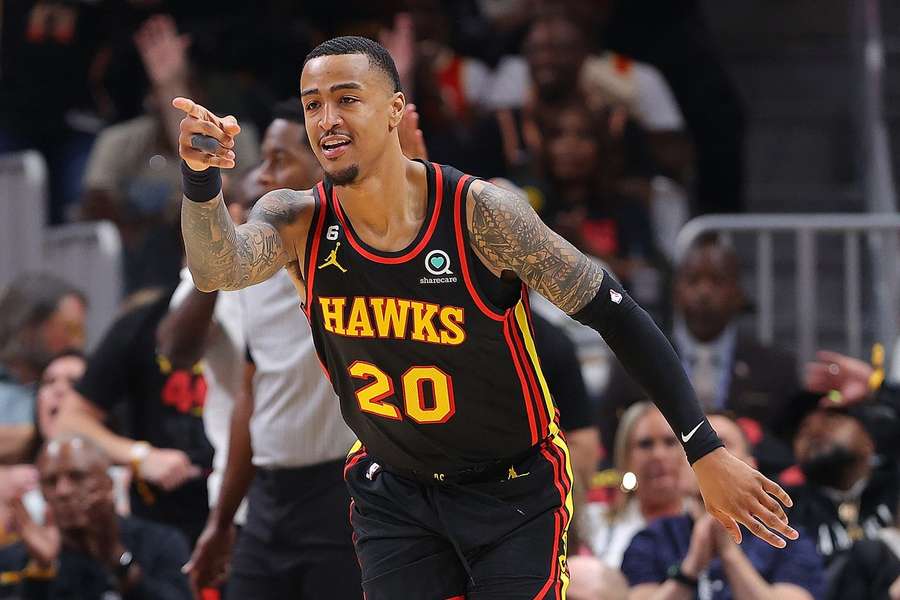 John Collins em ação pelos Hawks