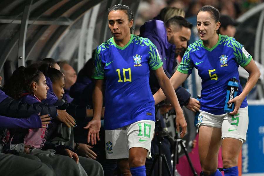 Marta despede-se da seleção sem título