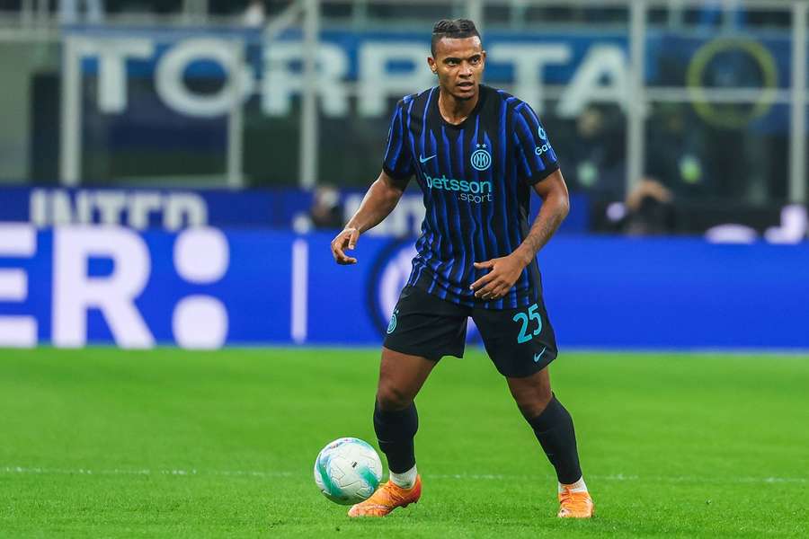 Akanji está emprestado pelo Manchester City ao Inter de Milão
