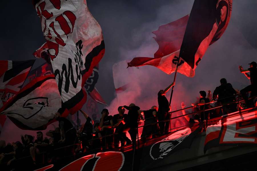 Supporters van AC Milan in de Derby della Madonnina