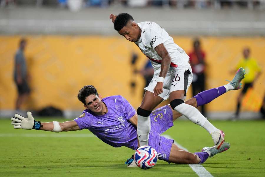 Bono foi uma das melhores defesas deste Mundial em chute de Savinho