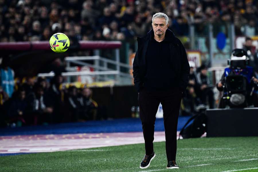 José Mourinho, treinador da Roma, elogiou adversário de amanhã na Liga Europa