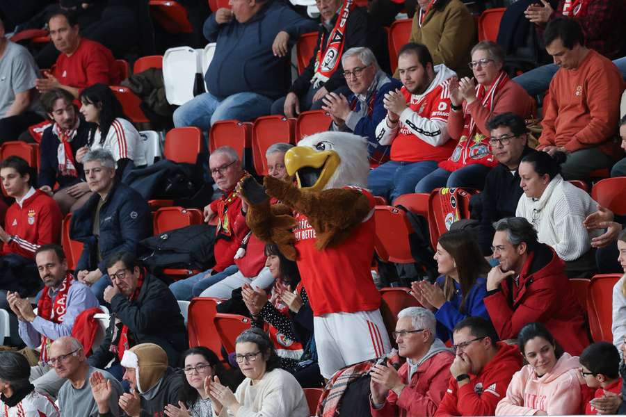 Dérbi Benfica - Sporting joga-se no dia 25 de abril