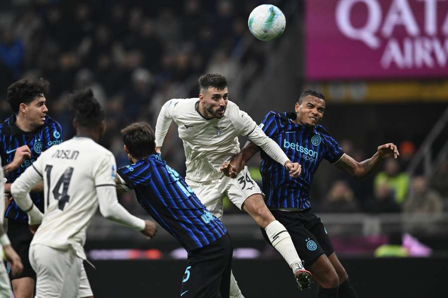 Factorul Real Madrid intervine în timp ce Chelsea pregătește o ofertă pentru fundașul lui Lazio, Gila Factorul Real Madrid intervine în timp ce Chelsea pregătește o ofertă pentru fundașul lui Lazio, Gila