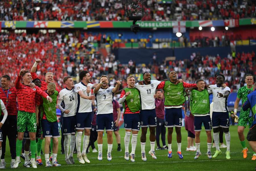 Trotz mäßiger Leistungen haben die Engländer weiterhin die Chance auf das zweite EM-Finale in Folge.