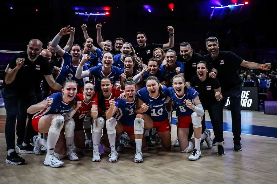 České volejbalistky porazily USA 3:2.