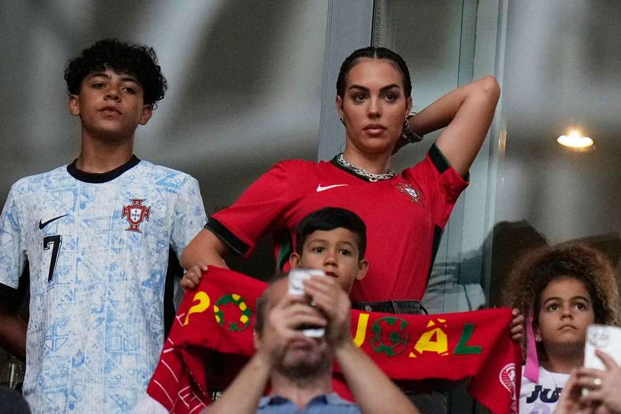 Cristiano Jr., junto a Georgina Rodríguez
