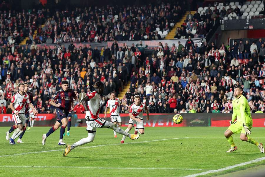 Ciss, en el momento de igualar el partido