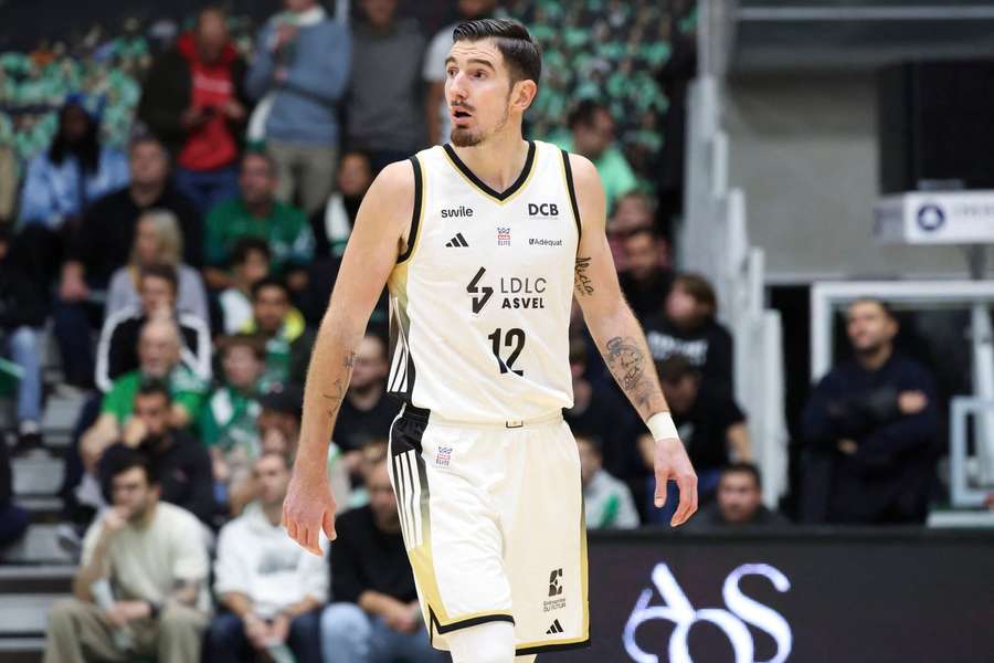 Nando De Colo, encore et toujours.