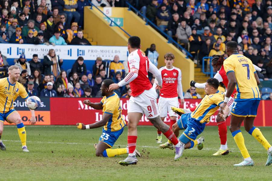 Um míssil de Eberechi Eze resolveu a eliminatória