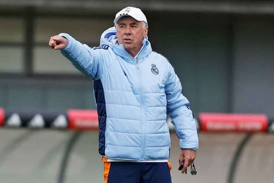 Trenér Carlo Ancelotti je spojován s návratem do Itálie