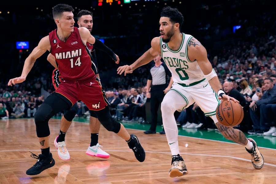 Jayson Tatum face à Miami.