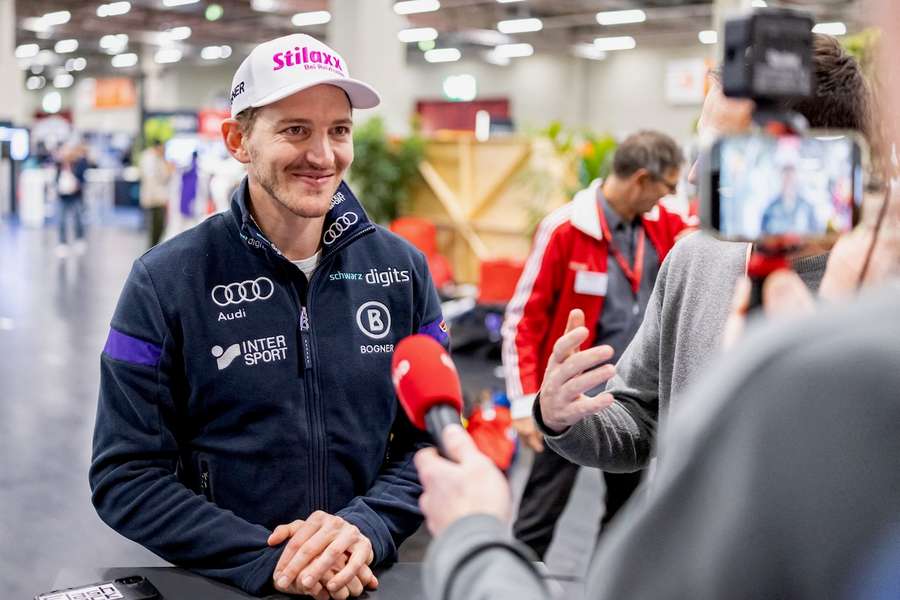 Alpin-Ass Linus Straßer beim Interview vor Beginn der neuen Wintersport-Saison