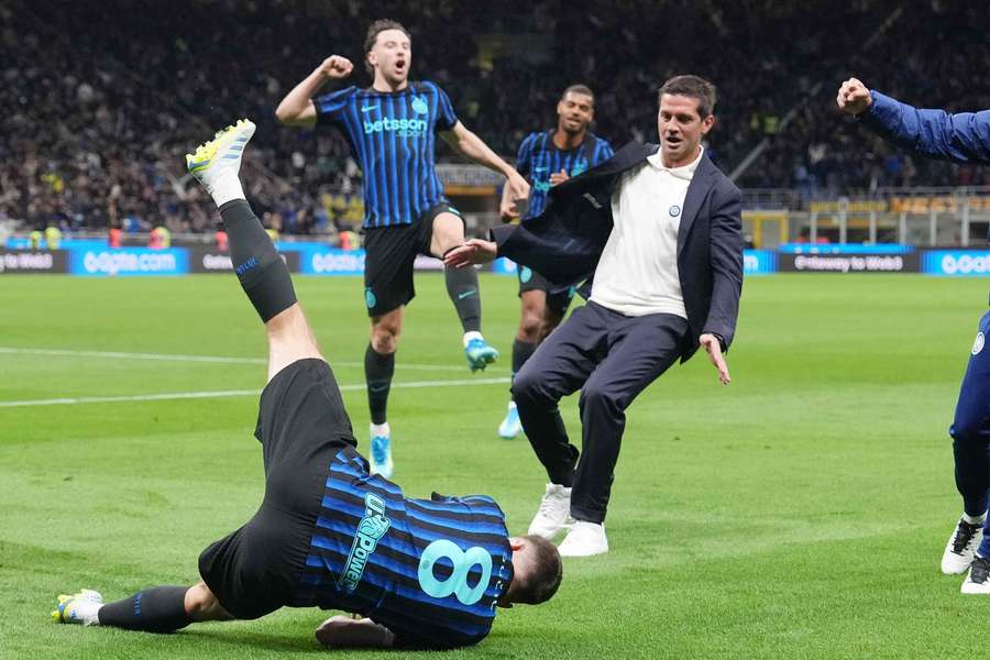 Chivu și jucătorii lui Inter