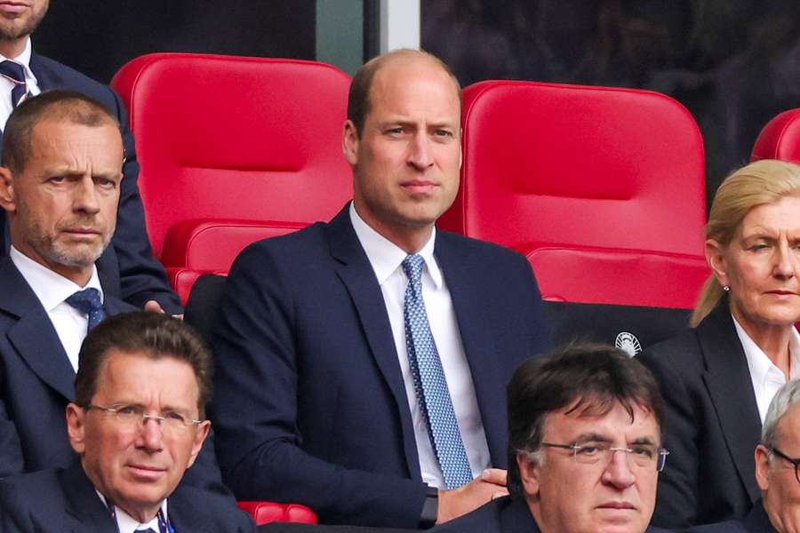 Prins William ved Englands kamp mod Schweiz.