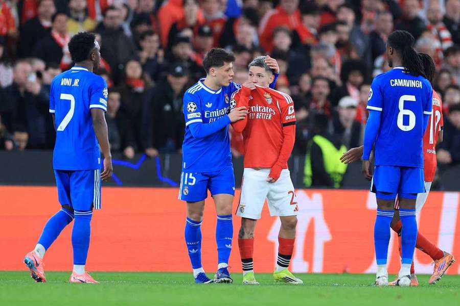 Vinícius Júnior com Prestianni no Estádio da Luz Vinícius Júnior com Prestianni no Estádio da Luz