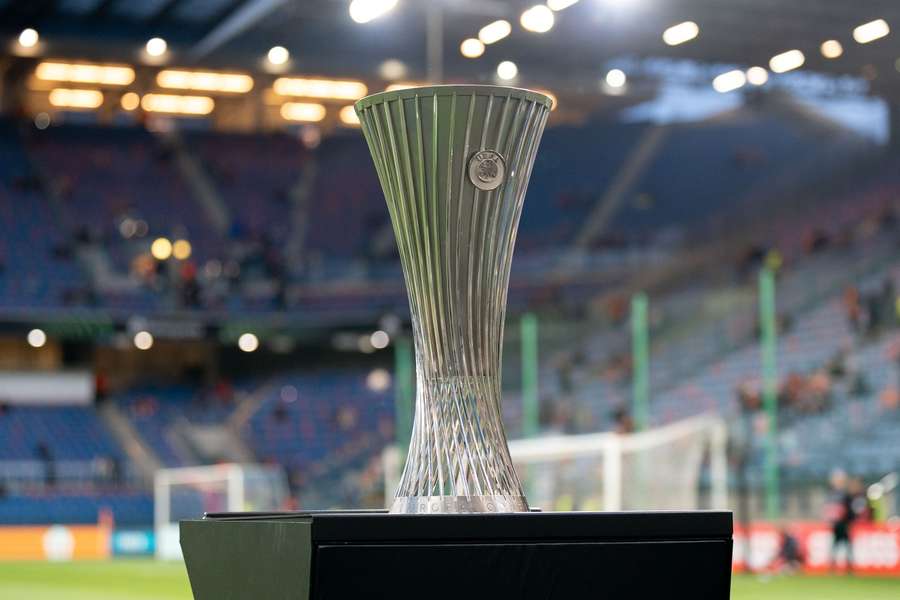O cobiçado troféu da Liga Conferência