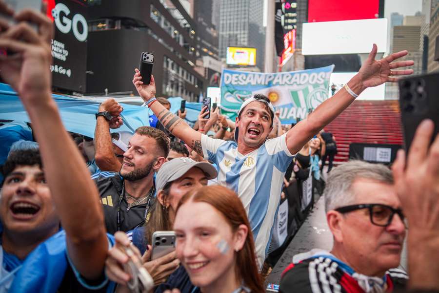 Bandeiraço argentino na Times Square Bandeiraço argentino na Times Square