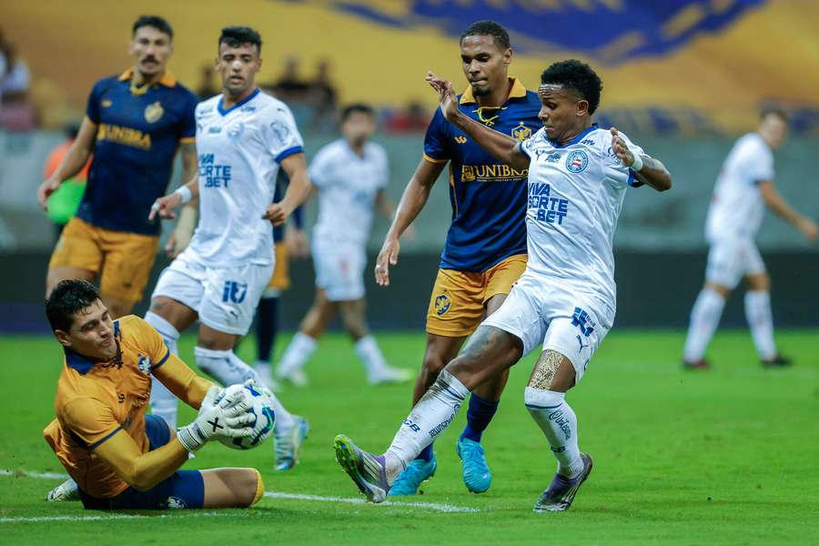 Bahia avançou após empate com Retrô