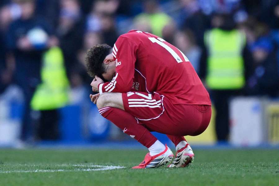 Curtis Jones am Boden.