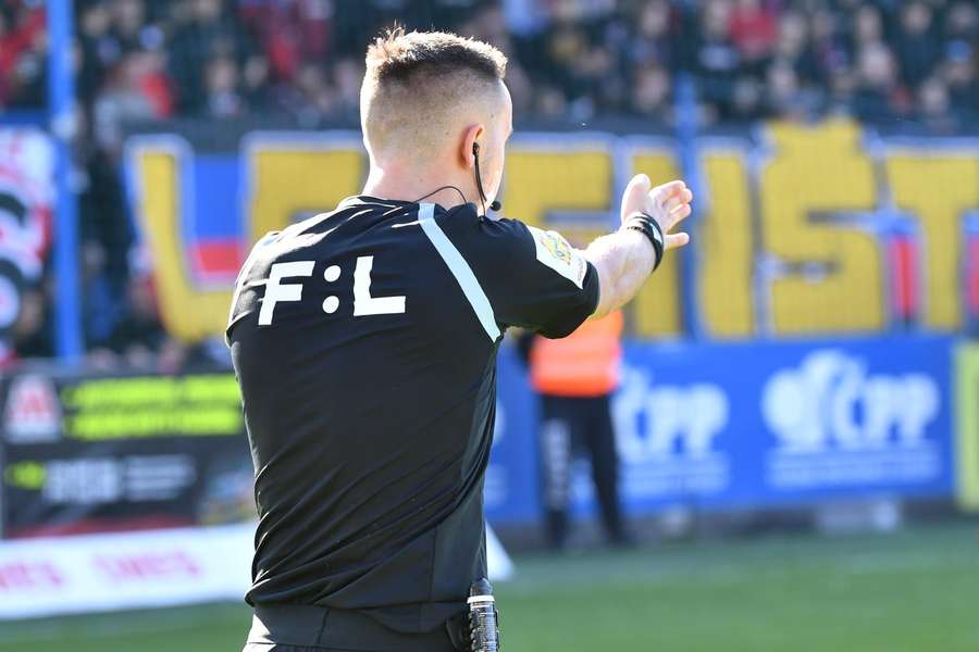 Hlavní sudí Dominik Starý nařídil v Liberci podle komise obě penalty správně.