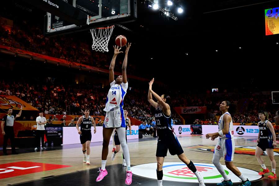Reprezentacja Mali pokonując Hiszpanię, drugie zwycięstwo Francuzek Reprezentacja Mali pokonując Hiszpanię, drugie zwycięstwo Francuzek