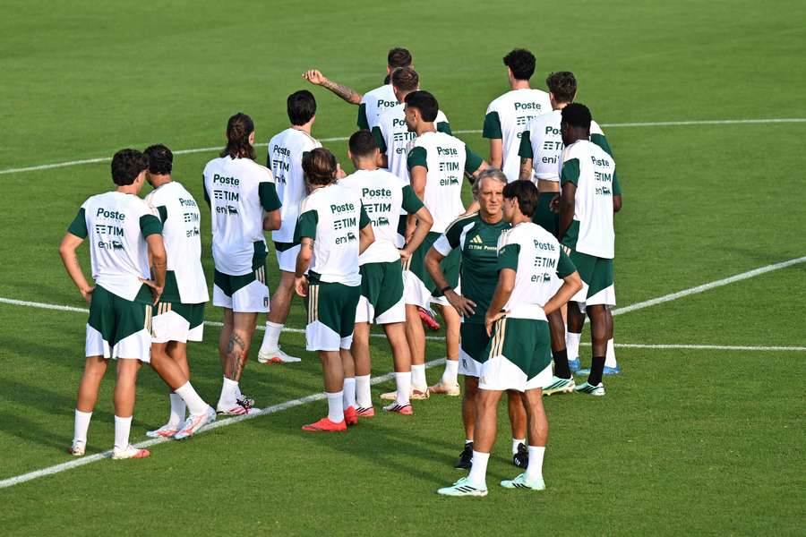 Roberto Mancini durante un allenamento della Nazionale Roberto Mancini durante un allenamento della Nazionale
