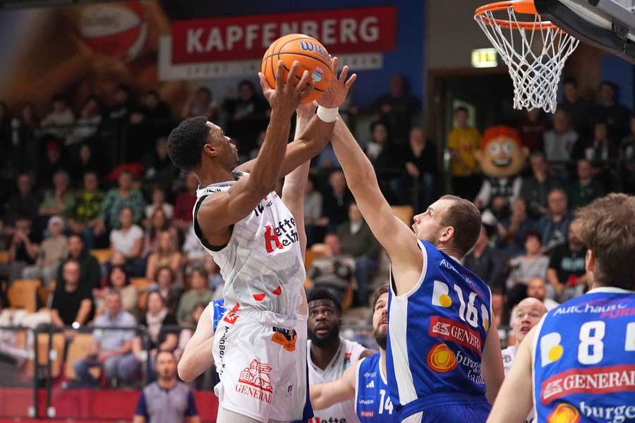Die Bulls Kapfenberg wollen ihre Position an der Tabellenspitze behaupten. Die Bulls Kapfenberg wollen ihre Position an der Tabellenspitze behaupten.