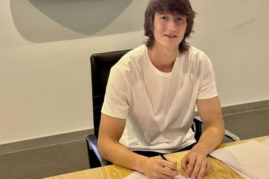 Martinez orgulhoso por assinar novo contrato com o Real Madrid