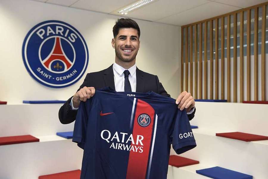 Asensio avec son nouveau maillot.
