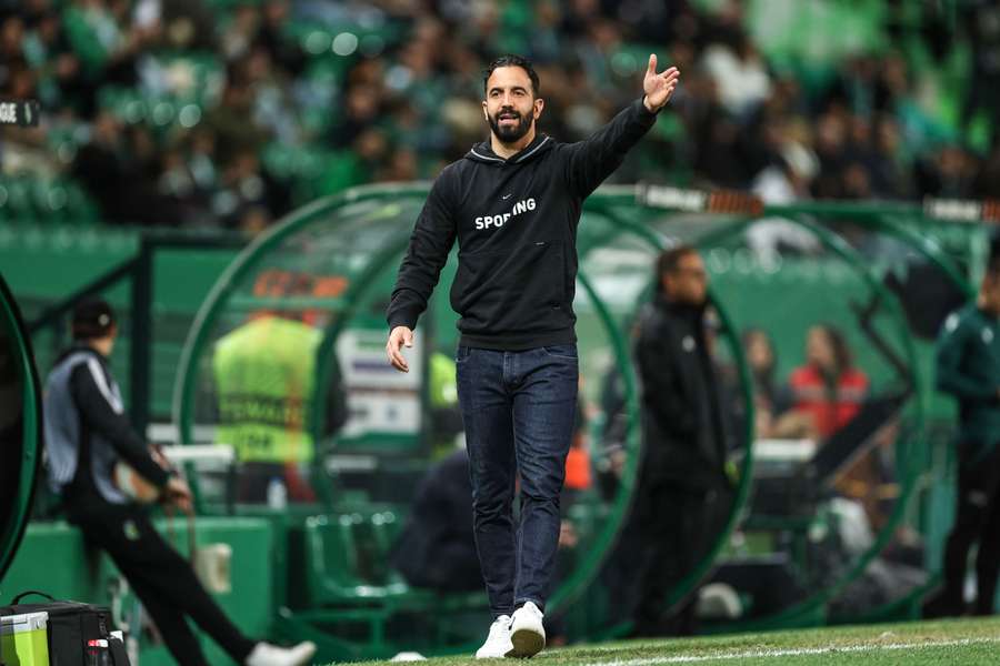 Treinador lamentou a má fase e falta de confiança que o clube atravessa