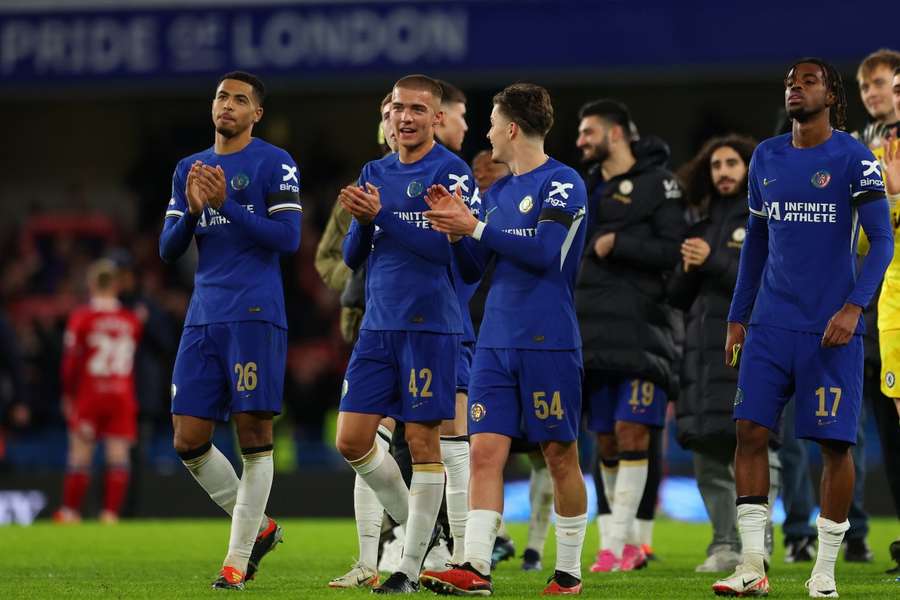 Chelsea quer regresso de Bulka a Londres este verão