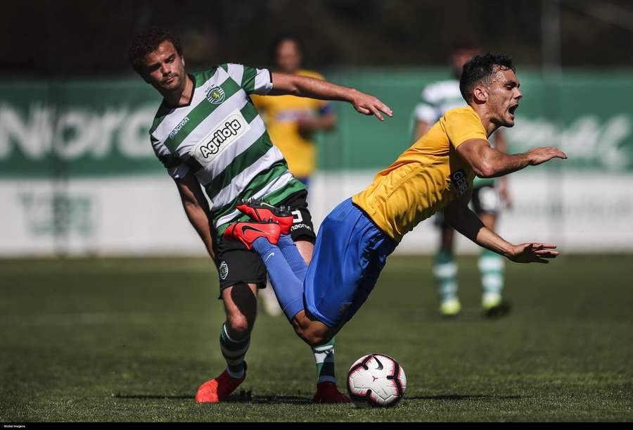Empis ao serviço do Sporting, em 2019, contra o Estoril que viria a representar Empis ao serviço do Sporting, em 2019, contra o Estoril que viria a representar