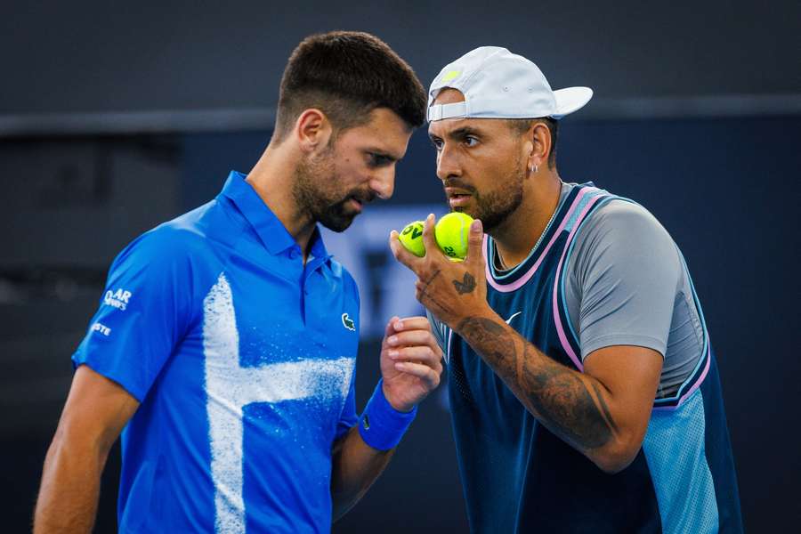 Nick Kyrgios se ha retirado de un partido de exhibición contra Novak Djokovic con una distensión abdominal