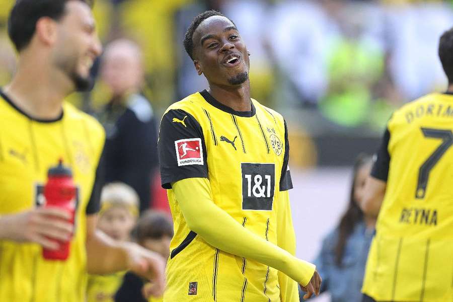 Gittens, jugador del Dortmund