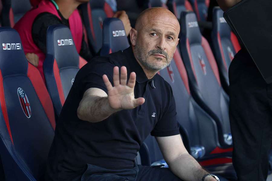 Vincenzo Italiano s-a despărțit de Bologna și ar putea semna cu Napoli Vincenzo Italiano s-a despărțit de Bologna și ar putea semna cu Napoli